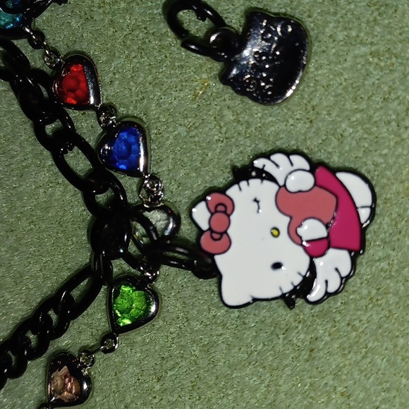 Sanrio Hello Kitty  L💗VE Bracelet - Picture 2 of 6